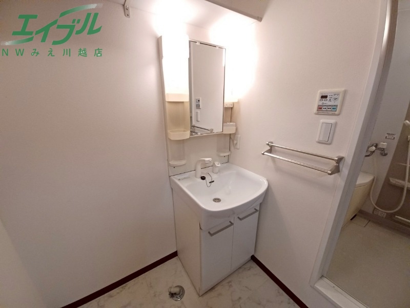 洗面設備　別部屋参考写真です