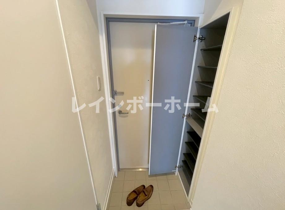 玄関　同建物。別部屋参考写真。