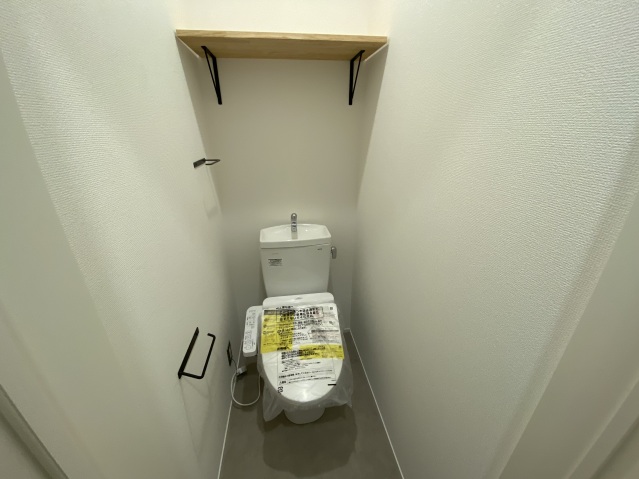 トイレ　別号室の写真です。