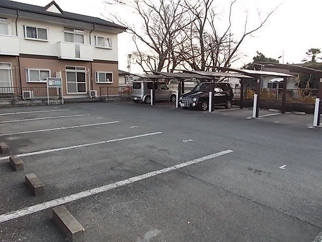 駐車場　駐車スペースもあります