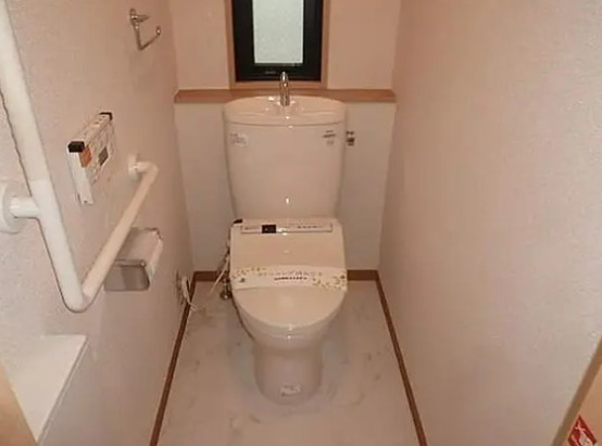 トイレ　トイレもきれいです