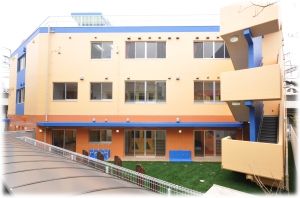幼稚園・保育園　こびとの森保育園（幼稚園・保育園）まで103m