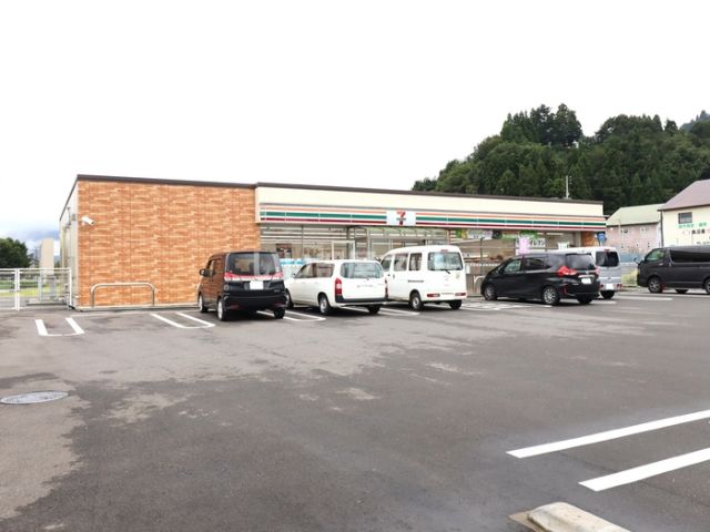 コンビニ　セブンイレブン 南魚沼二日町店（コンビニ）まで1701m