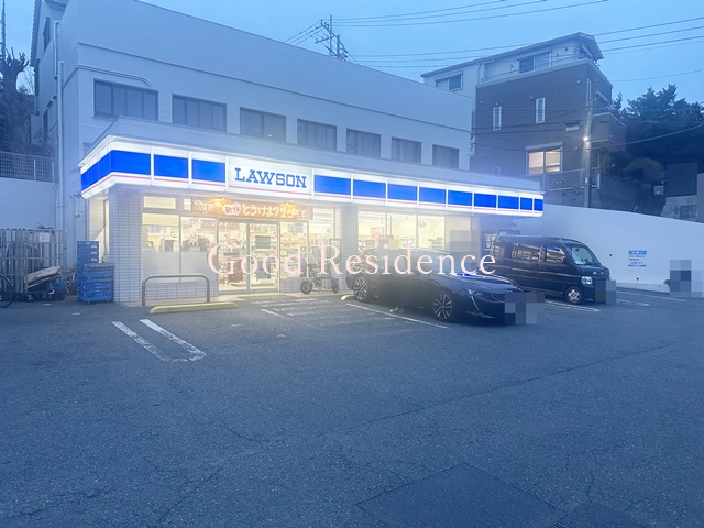 コンビニ　ローソン 三ッ沢下町店（コンビニ）まで96m