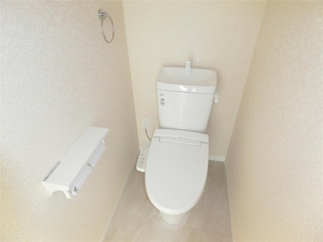 トイレ　ウォシュレット付きの洋式トイレです♪（同仕様画像）