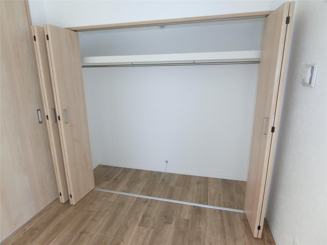 収納　お洋服も掛けて収納できる広々としたクローゼット♪（同仕様画像