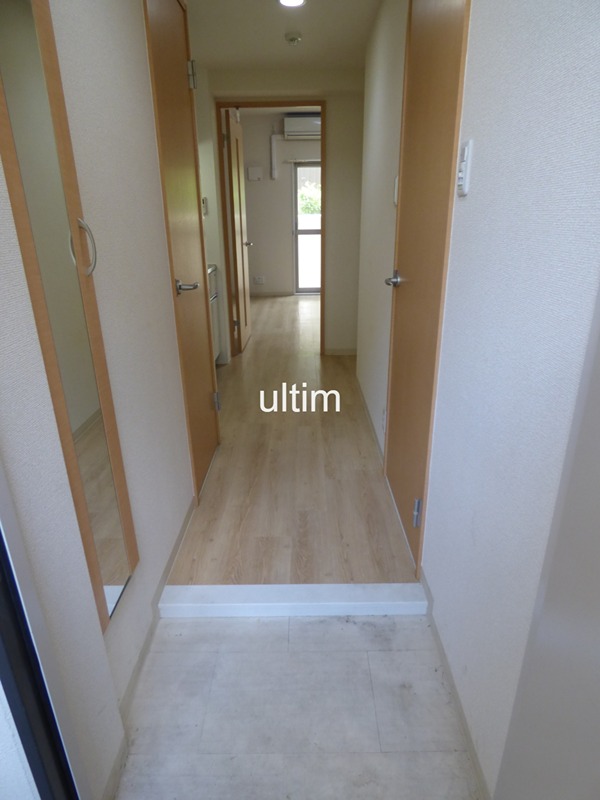 玄関　同間取りのお部屋の写真です。ご参考までに。