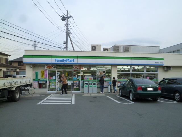 コンビニ　ファミリーマート 厚木岡田一丁目店（コンビニ）まで307m