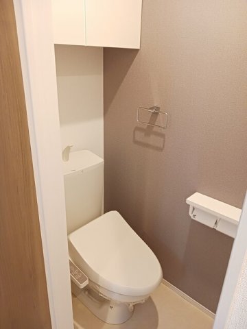 トイレ　落ち着いたトイレです