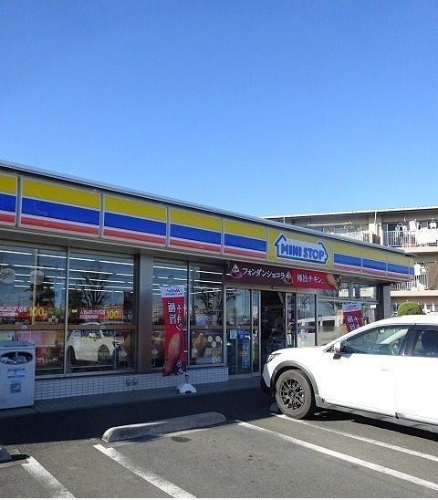 コンビニ　ミニストップ（コンビニ）まで220m
