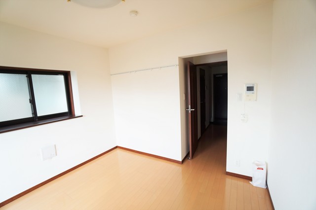 その他部屋・スペース　他のお部屋の参考画像です。小窓はありません。