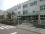 小学校　足立区立竹の塚小学校（小学校）まで330m