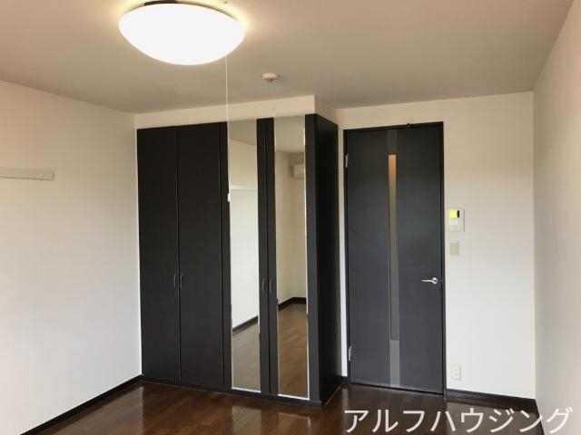 居室・リビング　室内