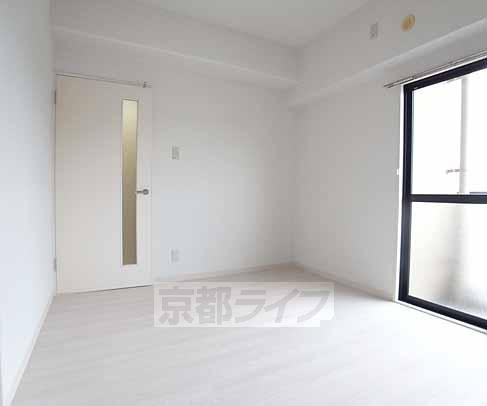 居室・リビング　広々とした部屋です。