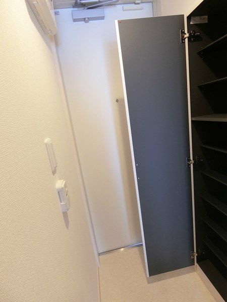 玄関　シューズボックス完備の玄関です。