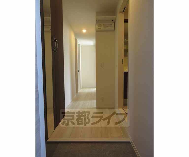 その他部屋・スペース　開放的な廊下です