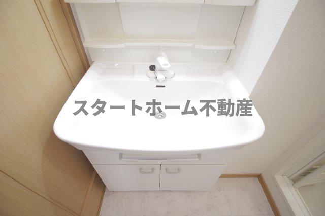 洗面設備　忙しい朝には欠かせない洗面所です