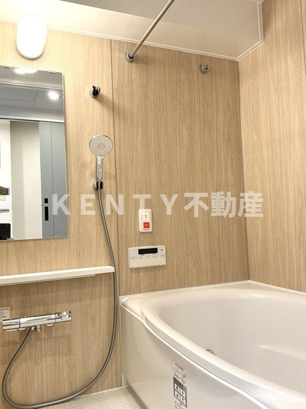 バス・シャワールーム　コンパクトで使いやすいお風呂です