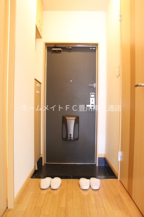 玄関　同型別部屋