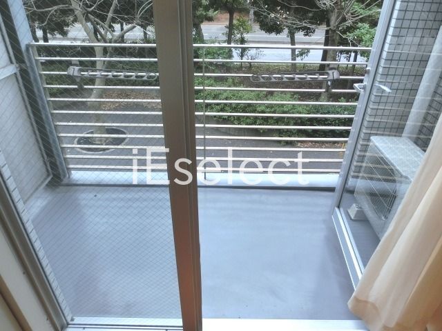 バルコニー　広々バルコニー