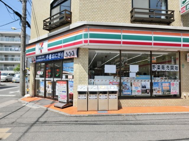 コンビニ　セブンイレブン（コンビニ）まで60m