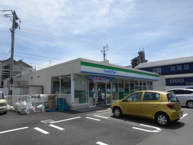 コンビニ　ファミリーマート（コンビニ）まで160m