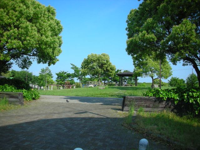 公園　万場川東公園（公園）まで500m