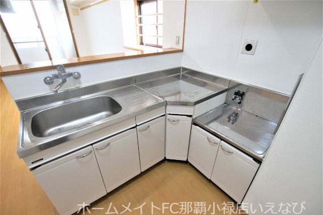 キッチン　※別部屋のお写真となります。