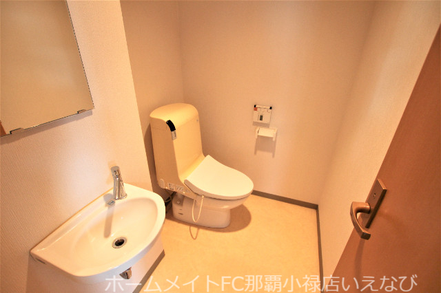 トイレ　※別部屋のお写真となります。