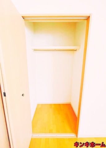 収納　写真は別のお部屋です。