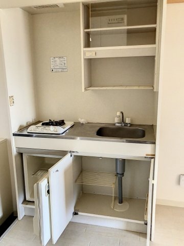 キッチン　2022年1月撮影※現況を優先いたします。