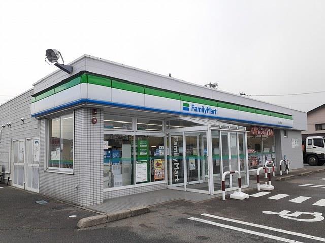 コンビニ　ファミリーマート潟上昭和店（コンビニ）まで4m