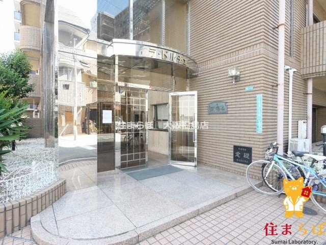 エントランス　共用部の印象も大切に