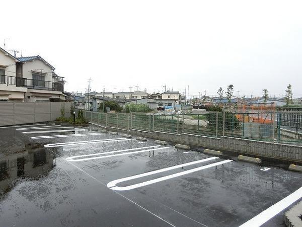 駐車場　敷地内駐車場！