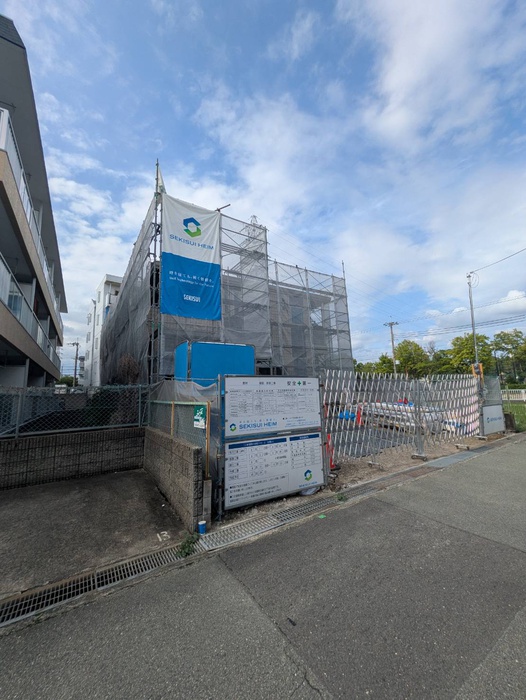 建物外観　建築中