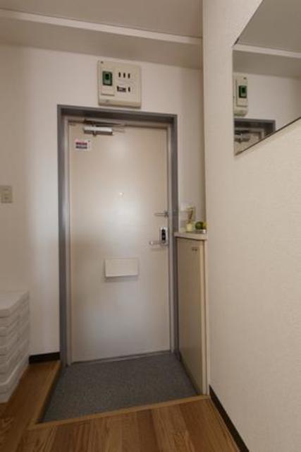 玄関　※写真は同タイプ住戸です。