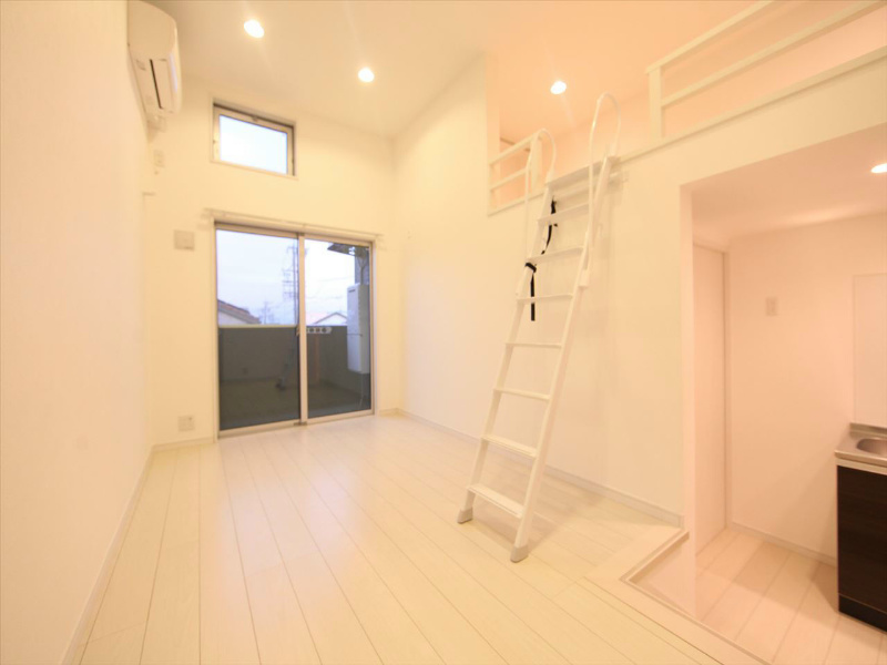 バルコニー　洋室6帖　ロフト5.3帖（収納でもお部屋でも使えます）