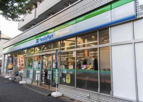 コンビニ　ファミリーマート小滝橋通り店（コンビニ）まで72m