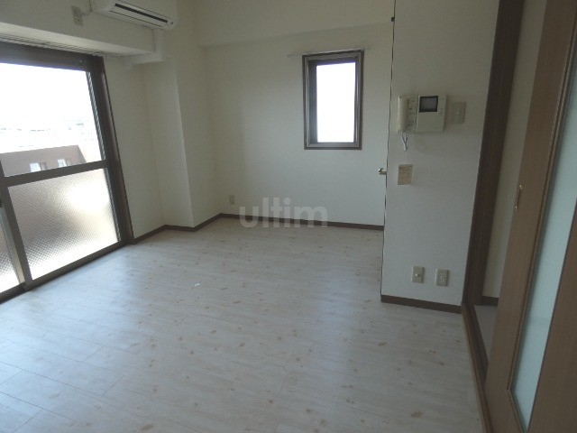 居室・リビング　※別のお部屋の写真です