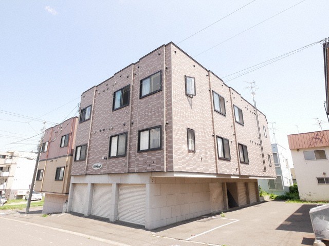 建物外観　物件名【エーデルラウムII】とお伝えください！