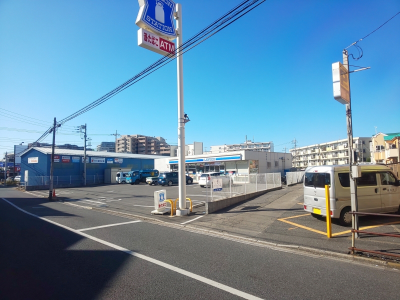 コンビニ　ローソン西東京芝久保町一丁目店（コンビニ）まで560m