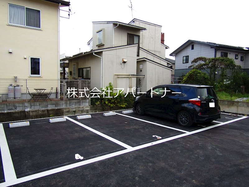 駐車場　駐車場舗装済です♪
