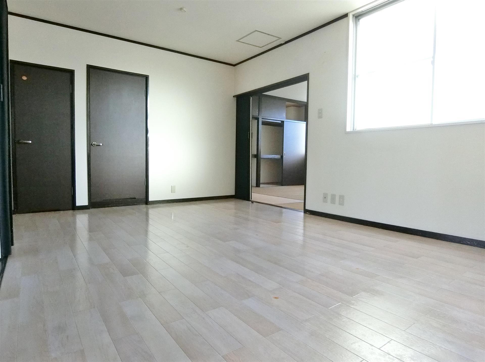 その他設備　リビングが広々としているので家具の配置も楽ですね♪