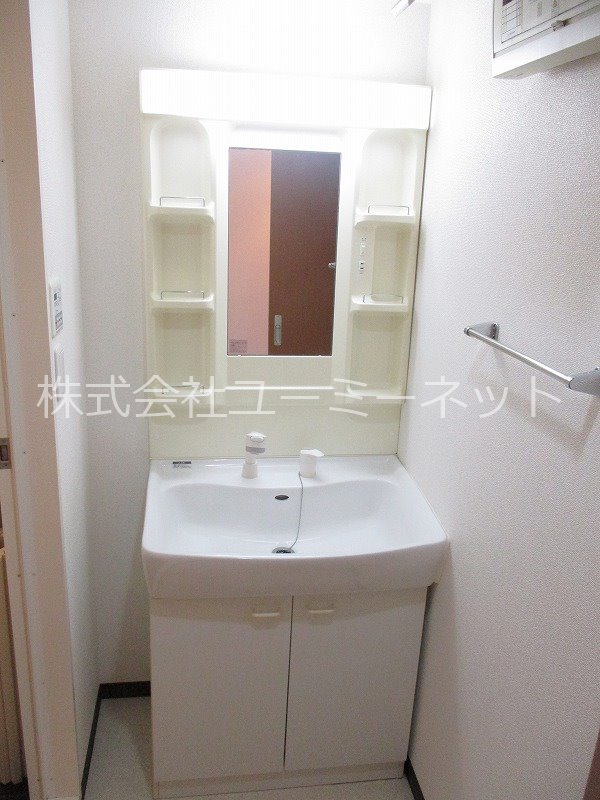洗面設備　同タイプ別部屋参考になります。