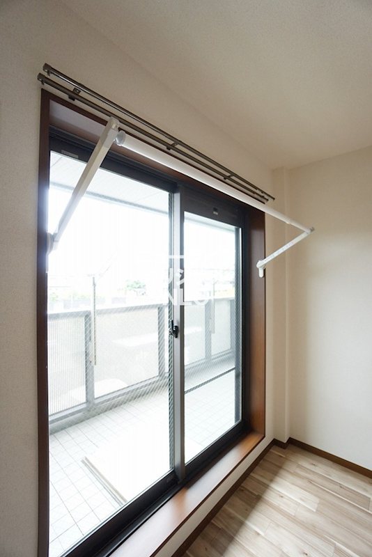 その他設備　雨天時にも安心してお洗濯ができる室内物干し付き☆