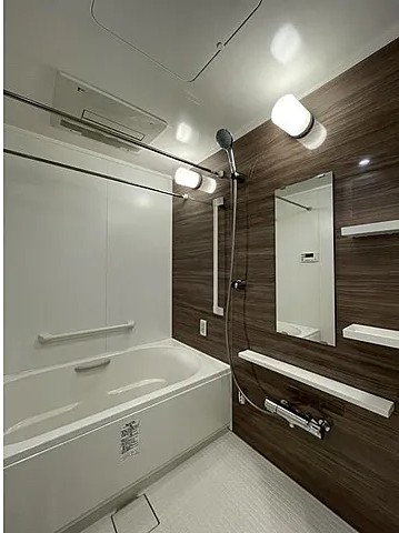 バス・シャワールーム　※別部屋の参考写真です。