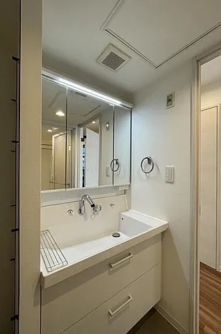 洗面設備　※別部屋の参考写真です。