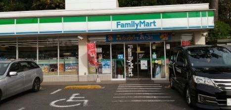コンビニ　ファミリーマート用賀の杜店（コンビニ）まで150m