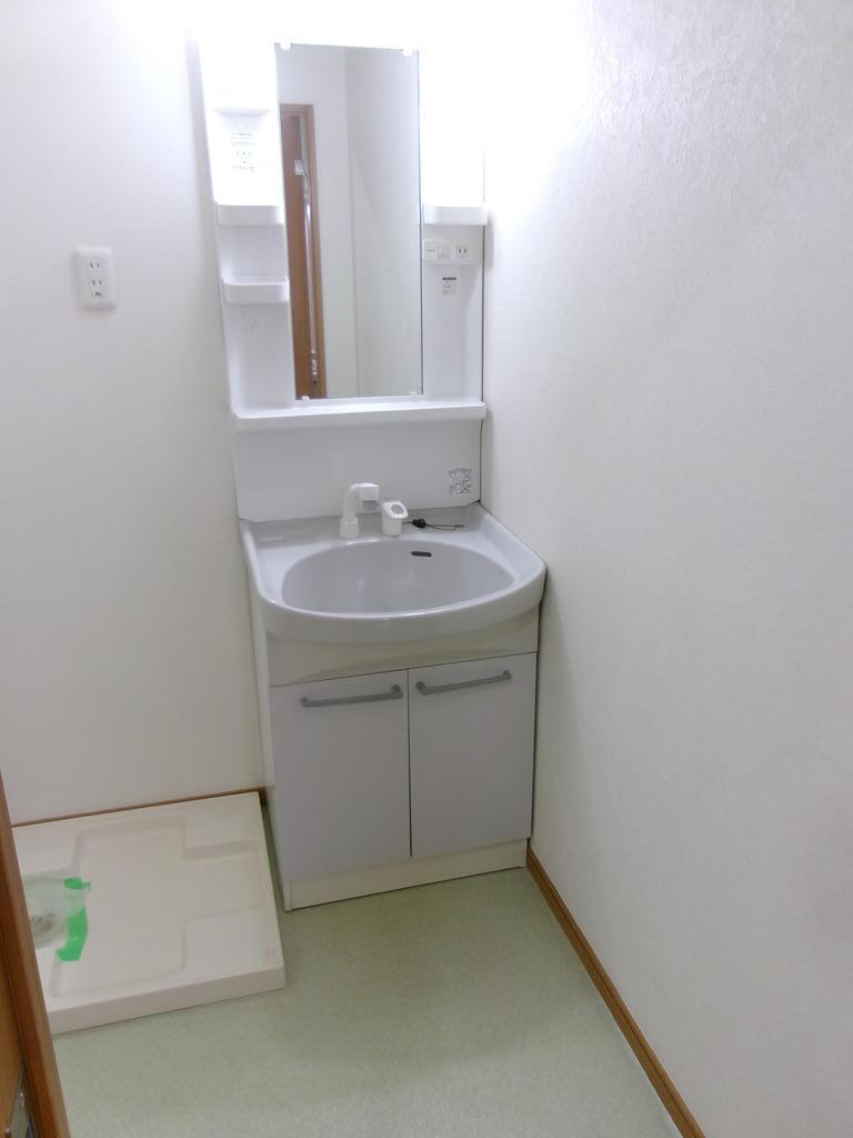 洗面設備　広い洗面脱衣所