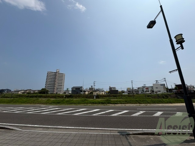 バルコニー　こちらは眺望になります。南向きで日当たり良好です。